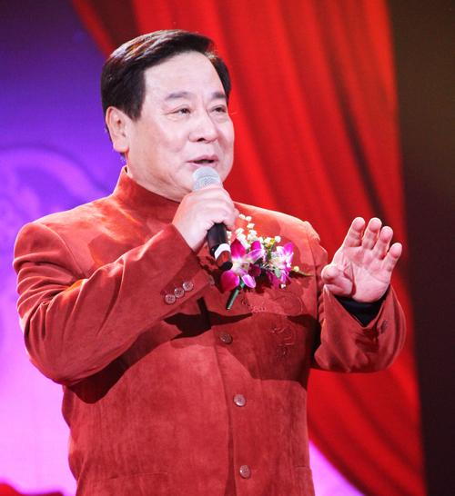 相声演员赵炎，舞台魅力与传承之路
