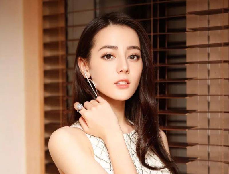 适演员，时代之星光的闪耀者