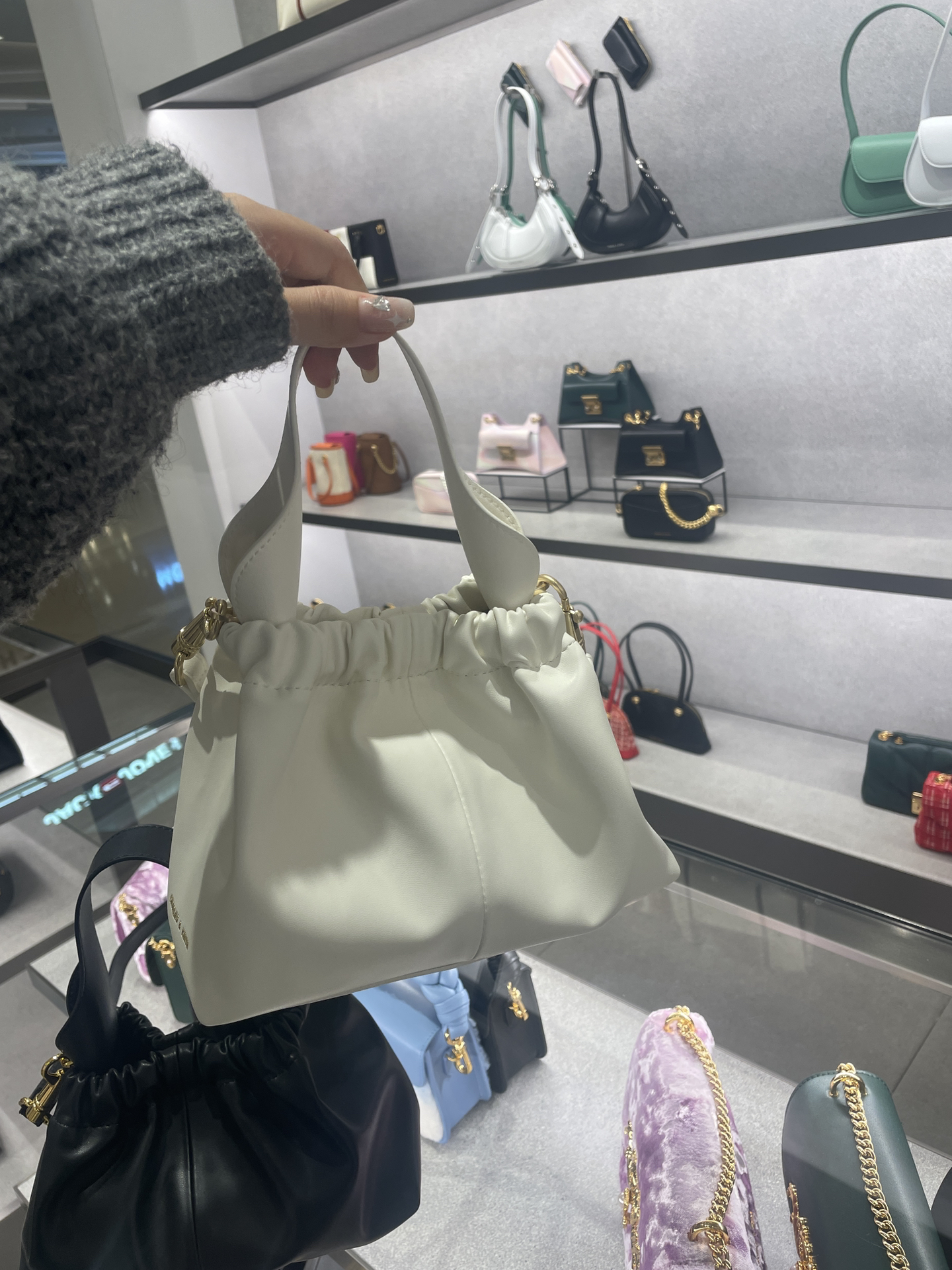 小CK最新款云朵包，自然美景中的旅行启示